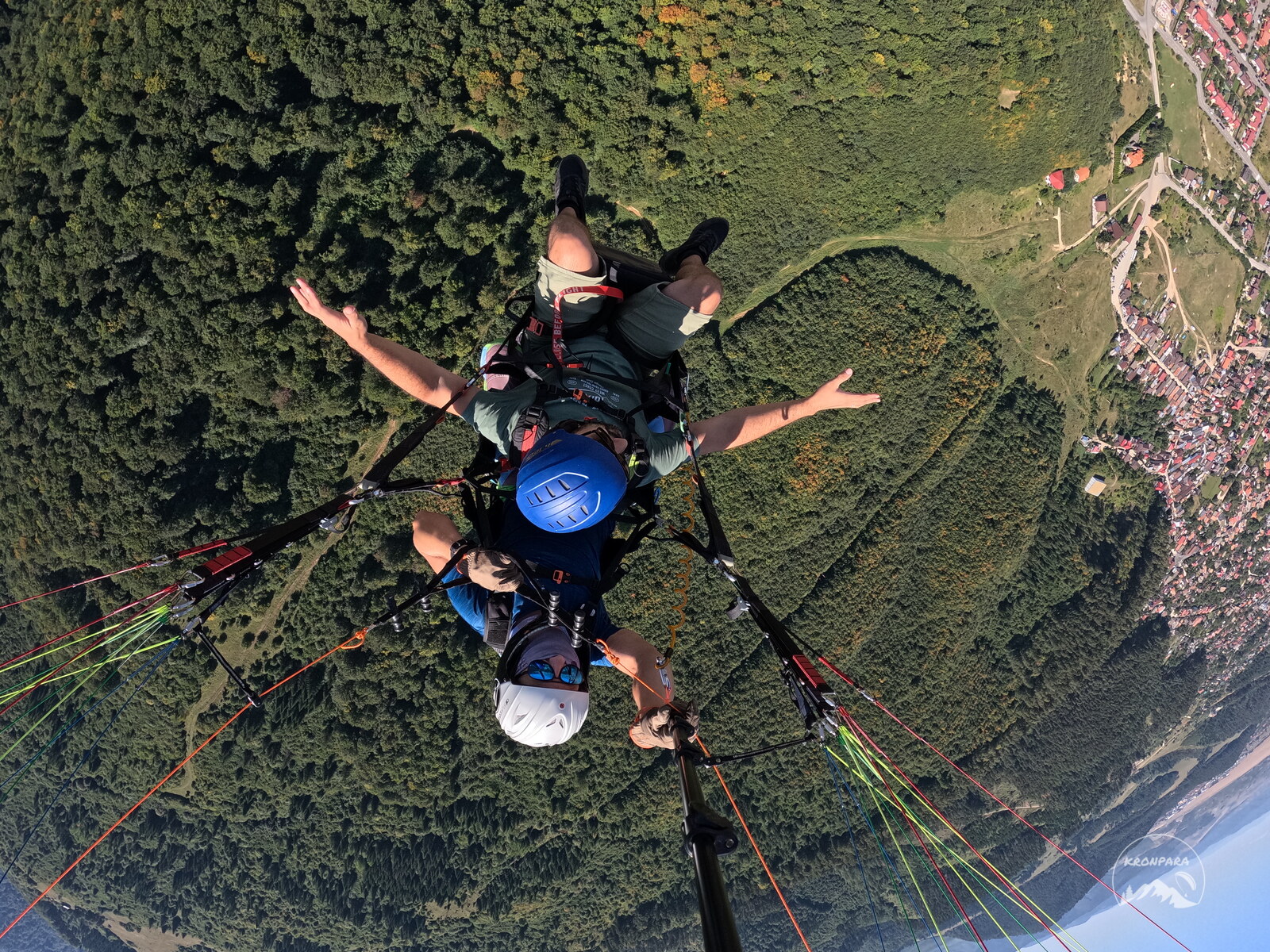 Zbor cu parapantă la Brașov, KronPara